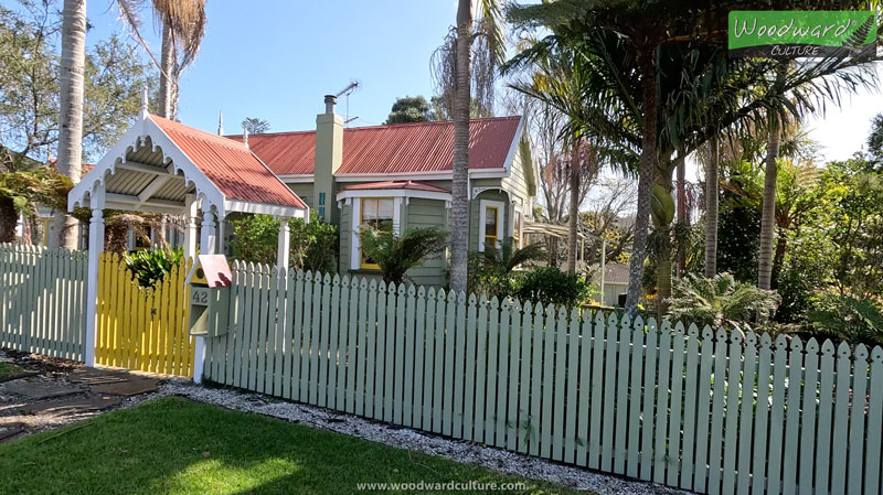 Old home with a picket fence on Uxbridge Road in Howick, Auckland, New Zealand - Woodward Culture