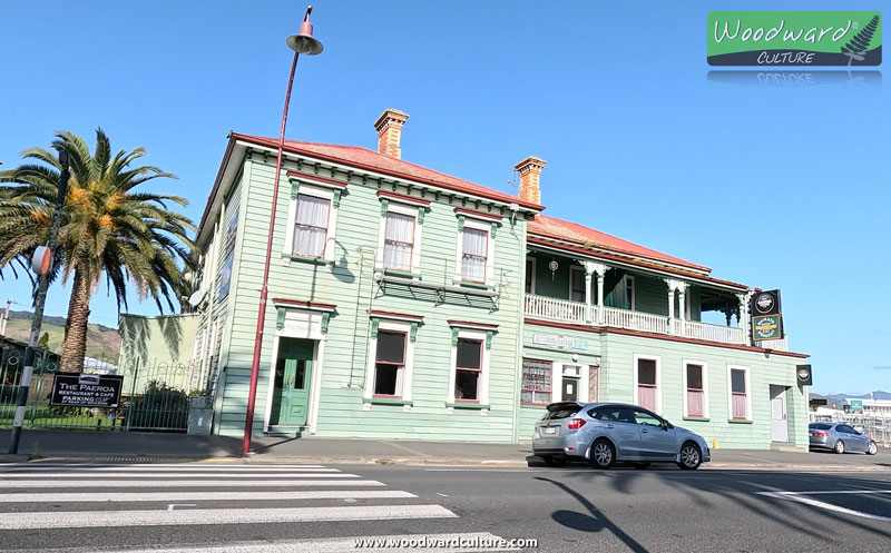 Paeroa Hotel New Zealand - Old Building in NZ